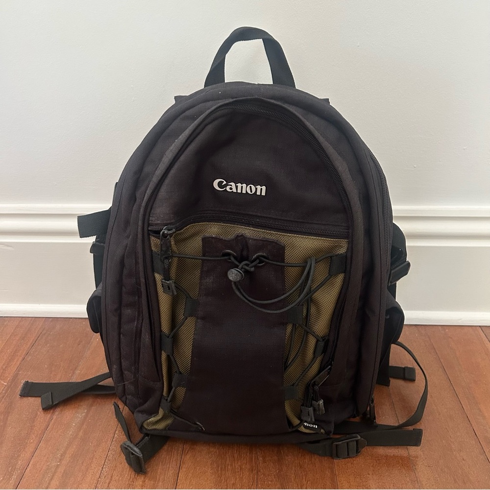 Canon 200EG Deluxe Backpack Black & Olive